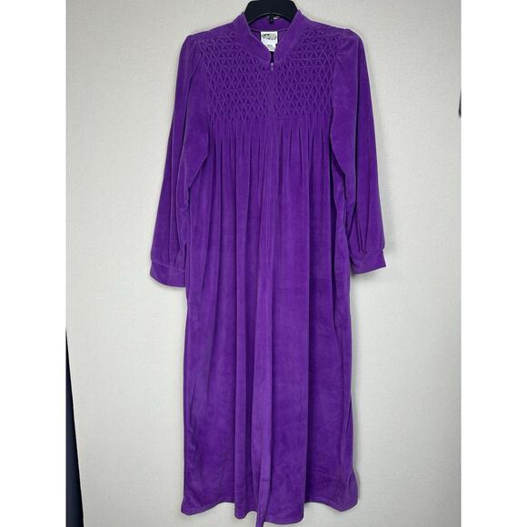 Women’s Long Robe House Coat Sz M Velvet Velour Purple Half Zip Cozy Pockets - Picture 1 of 13